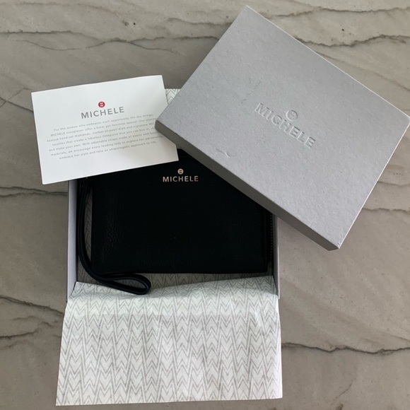 Michele Wristlet - Picture 6 of 7